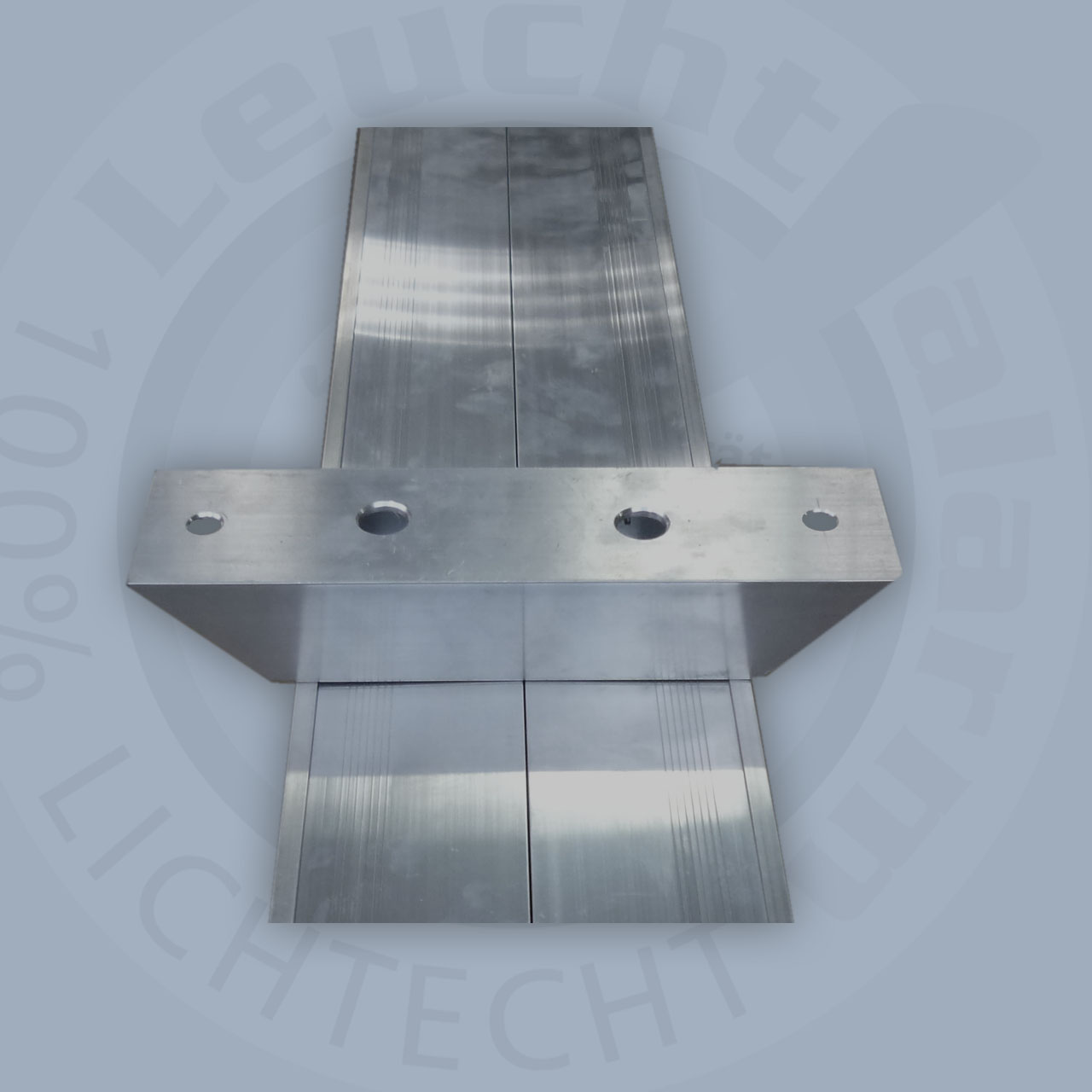 Wandhalterung 50 mm für Aussteckerkasten