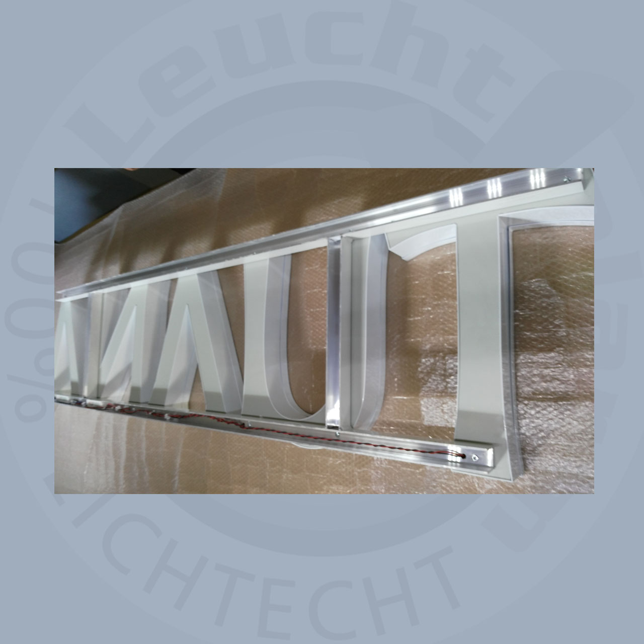 Leuchtbuchstaben LED front leuchtend